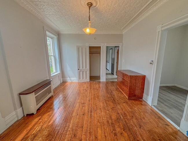 2325 4th Ave in Watervliet, NY - Foto de edificio - Building Photo