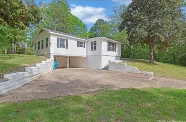 5736 S Lakeshore Dr in Shreveport, LA - Building Photo - Building Photo