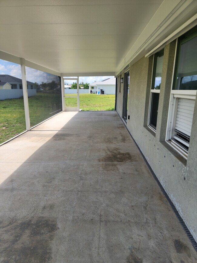 2109 NW 2nd Ave in Cape Coral, FL - Building Photo - Building Photo
