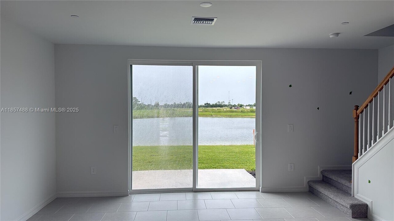 4230 North Dr in North Fort Myers, FL - Building Photo