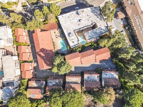 Peninsula Villas Apartments in Rancho Palos Verdes, CA - Building Photo - Building Photo