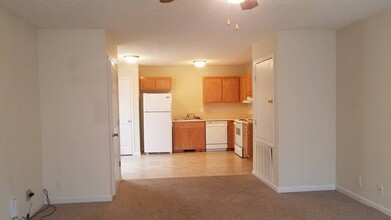 105 Solid Rock Ct, Unit A in Clarksville, TN - Building Photo - Building Photo