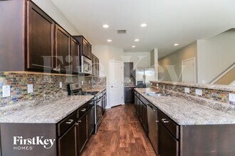 38137 La Paz St in Maricopa, AZ - Foto de edificio - Building Photo