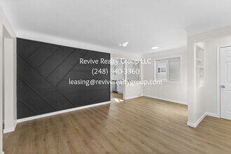 18240 Negaunee in Redford Township, MI - Foto de edificio - Building Photo