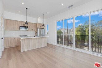 3841 Wade St in Los Angeles, CA - Building Photo - Building Photo