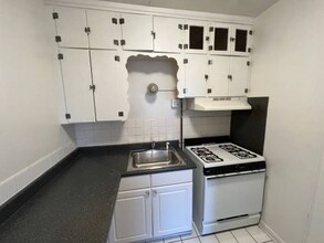 1720 E Capitol Dr in Shorewood, WI - Building Photo - Building Photo