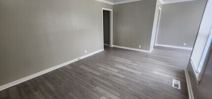 3104 Hillsboro Rd SW in Huntsville, AL - Building Photo - Building Photo