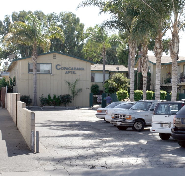 9334 Artesia Blvd in Bellflower, CA - Foto de edificio