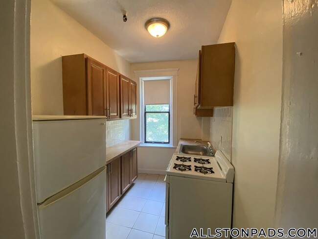 1148 Commonwealth Ave in Boston, MA - Building Photo - Building Photo