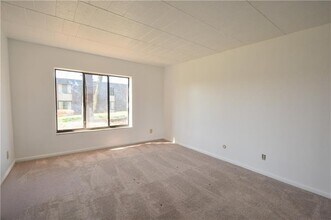 312 Forest Green Dr in Carnot-Moon, PA - Building Photo - Building Photo