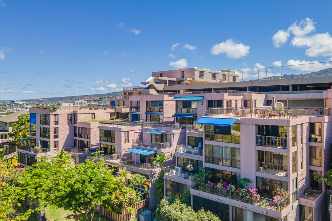 Dowsett Point in Honolulu, HI - Foto de edificio