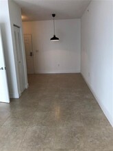 115 SW 11th St, Unit 809 in Miami, FL - Building Photo - Building Photo