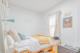 219 Bennington St, Unit 3 in Boston, MA - Foto de edificio - Building Photo