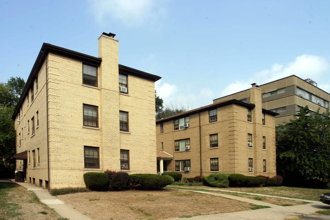 10604 S Walden Parkway in Chicago, IL - Foto de edificio