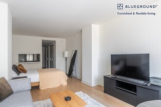 450 W 17th St in New York, NY - Foto de edificio - Building Photo