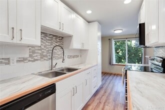 24858 96th Ave S in Kent, WA - Building Photo - Building Photo