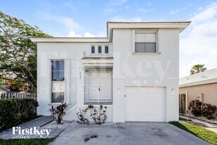 3085 Lighthouse Pl in Margate, FL - Building Photo