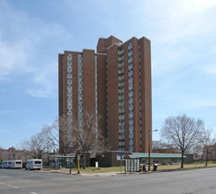 Park Center in Minneapolis, MN - Building Photo - Building Photo