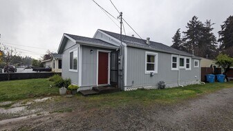 2069 Holly St in Eureka, CA - Building Photo