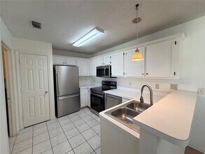 805 Hillbrooke Dr in Arlington, TX - Building Photo - Building Photo