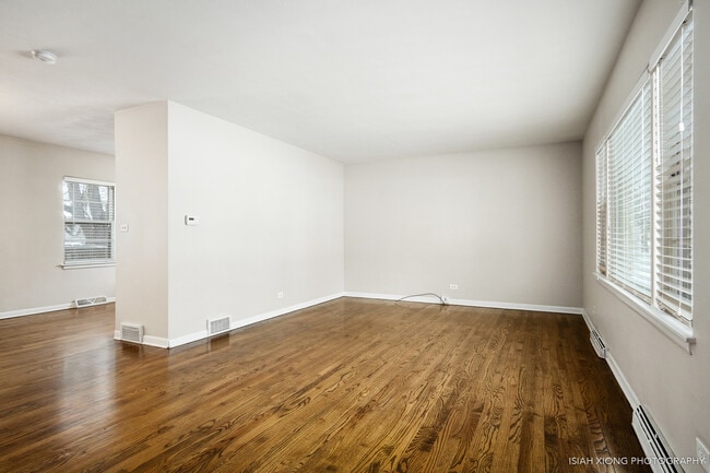 121 Elmwood Dr in Naperville, IL - Building Photo - Building Photo