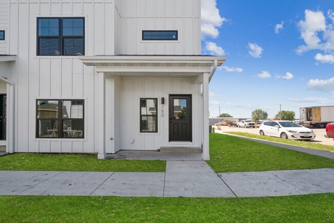 140 S 15th St in Clear Lake, IA - Building Photo - Building Photo