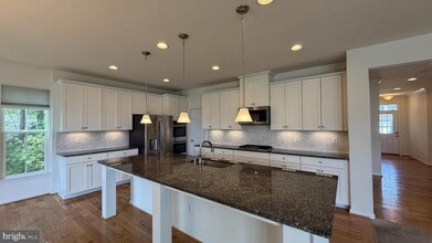 12421 Mays Quarter Rd in Woodbridge, VA - Building Photo - Building Photo