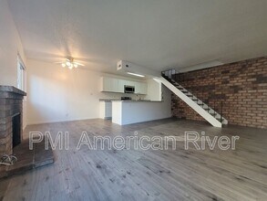 2843 Norcade Cir in Sacramento, CA - Building Photo - Building Photo