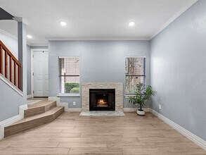 2021 Spenwick Dr in Houston, TX - Building Photo - Building Photo
