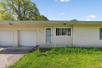 500 Trombley Rd in Troy, MI - Building Photo - Building Photo