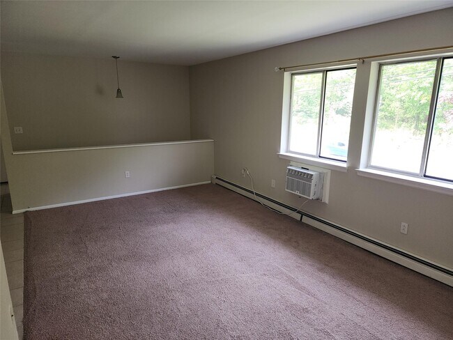 11 Ruth Ct in Middletown, NY - Building Photo - Building Photo