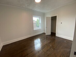 6913 S Merrill Ave, Unit 2nd Floor in Chicago, IL - Building Photo - Building Photo
