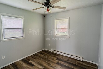 204 W Oxford St in Otterbein, IN - Building Photo - Building Photo