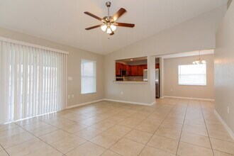 2937 Coach Lamp Rd in Mulberry, FL - Building Photo - Building Photo
