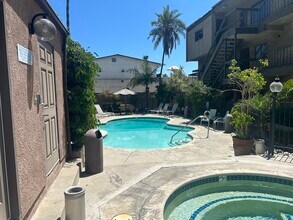 2240 N Legion Dr, Unit 207 in Signal Hill, CA - Building Photo - Building Photo