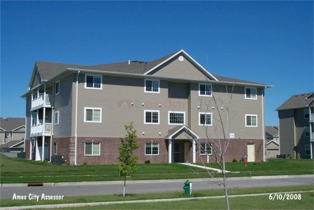 1429 Walton Dr in Ames, IA - Foto de edificio