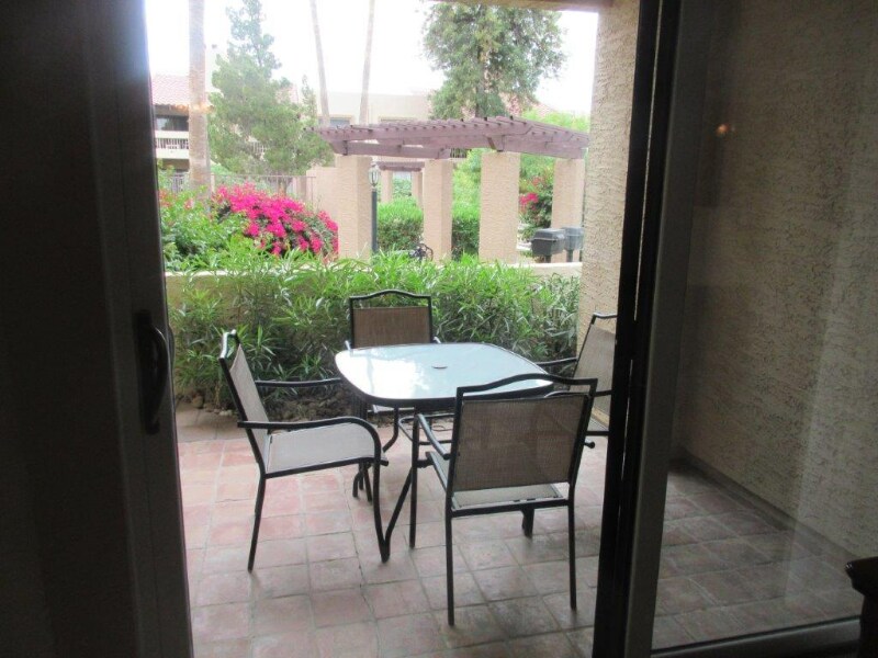 8651 E Royal Palm Rd in Scottsdale, AZ - Building Photo