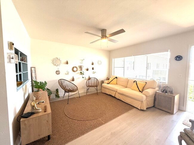 property at 3322 Cynthia Ln