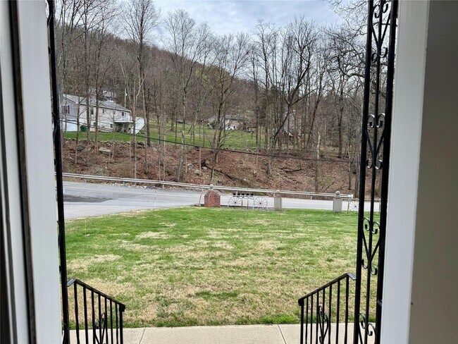34 Miller Hill Rd in Hopewell Junction, NY - Foto de edificio - Building Photo