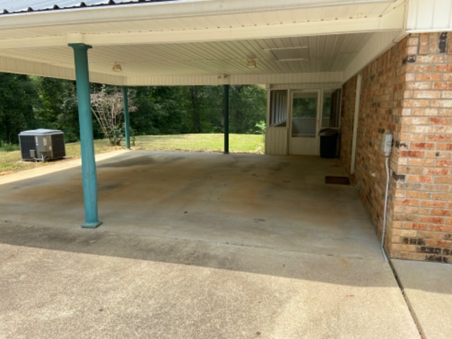 1540 Dove Rd in Gilmer, TX - Building Photo - Building Photo