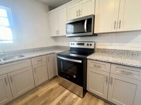 317 E Gilbreath St in Graham, NC - Building Photo