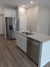 Ravina Townhomes in Sylvania, OH - Building Photo - Building Photo