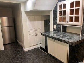 1 Allen St in Lynbrook, NY - Building Photo - Building Photo