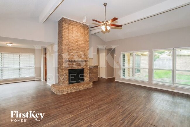 2106 Stein Way in Carrollton, TX - Building Photo - Building Photo