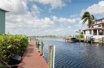 1100 Little Neck Ct in Naples, FL - Building Photo - Building Photo