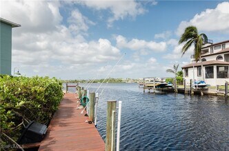 1100 Little Neck Ct in Naples, FL - Foto de edificio - Building Photo