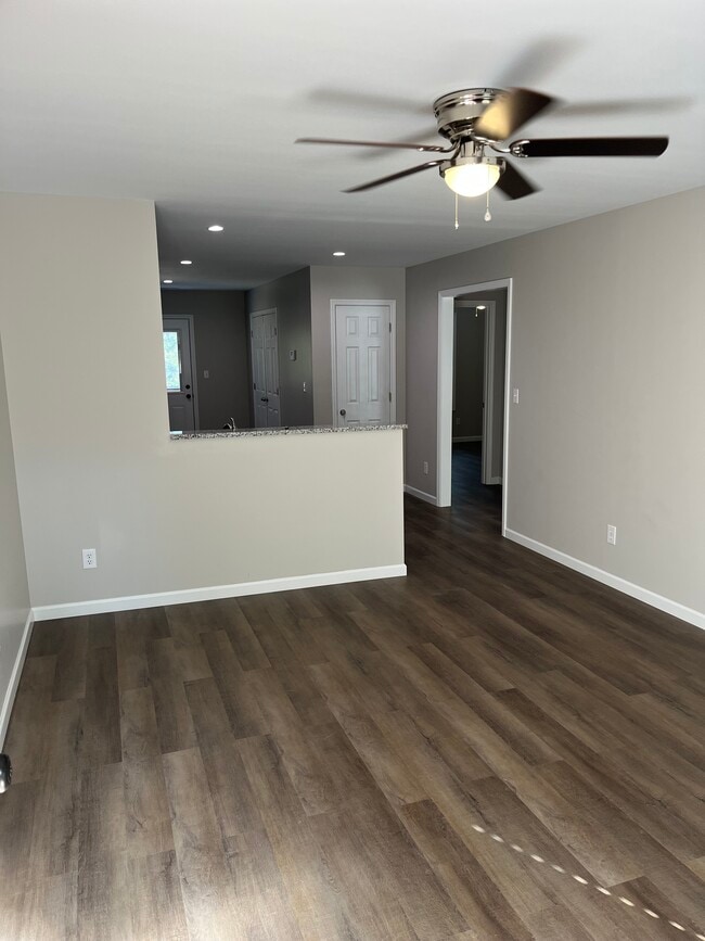 25 Maples Rd, Unit 2 in Laceys Spring, AL - Building Photo - Building Photo