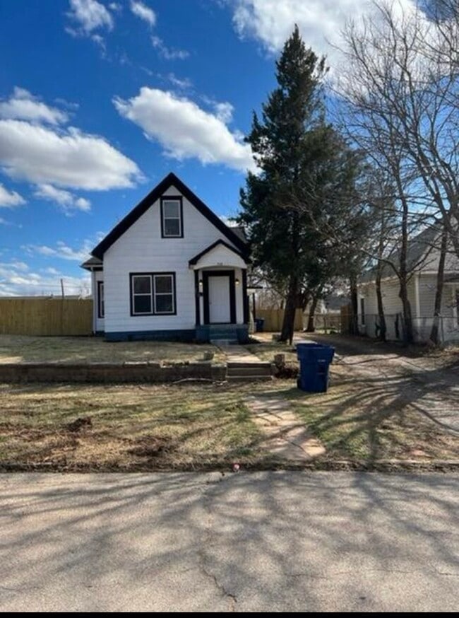 property at 715 E Harrison Ave