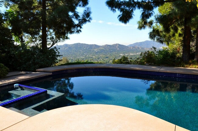 property at 490 Starlight Crest Dr