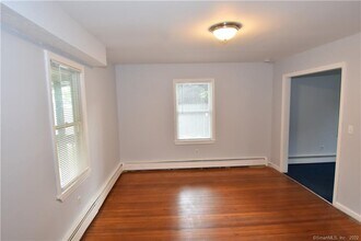 53 Mountain St in Ellington, CT - Building Photo - Building Photo